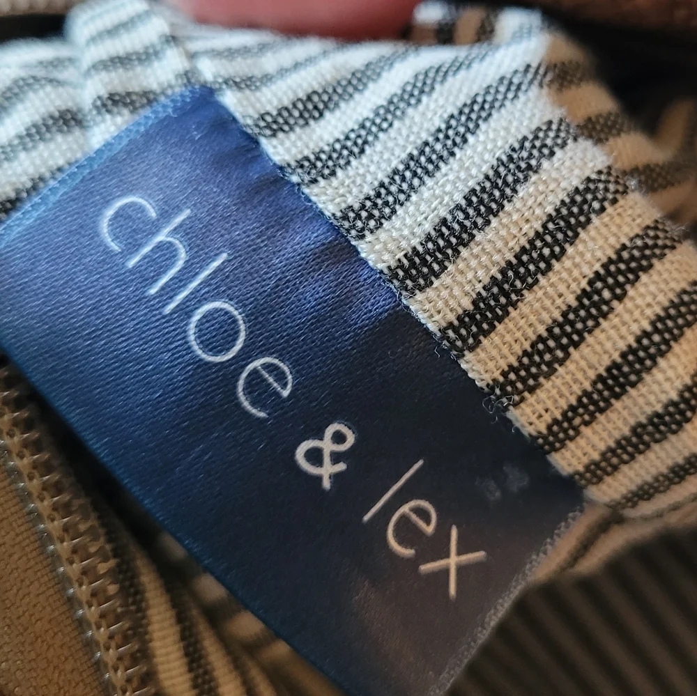 Chloe & Lex Distressed Brown Leather Large Shoulder Bag - Picture 9 of 10